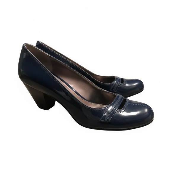 Bandolino Womens size 8.5 heels - Picture 2 of 6